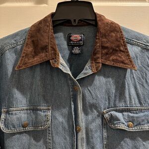 Vintage Avenue Women’s Denim Button Up Top